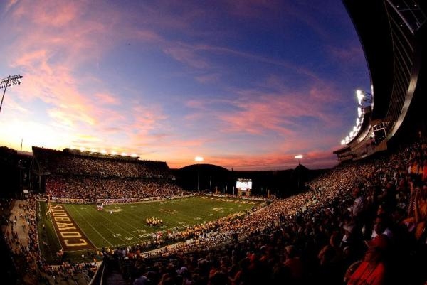 房产频道-- 2015美国最具性价比的25所大学:西