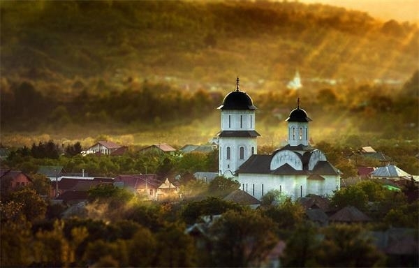 鲜为人知的最佳旅游地：罗马尼亚小镇美景