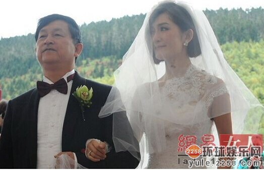 上海热线房产频道-- 女星摔成狗吃屎 她们也有