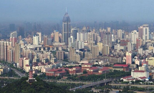 上海热线房产频道--申城8月房价环比上涨5.2%